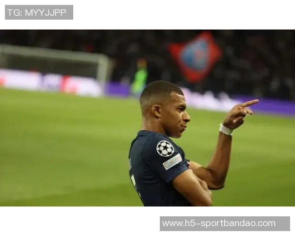 姆巴佩现场观战非洲杯却见阿什拉夫替补未上场令人失望